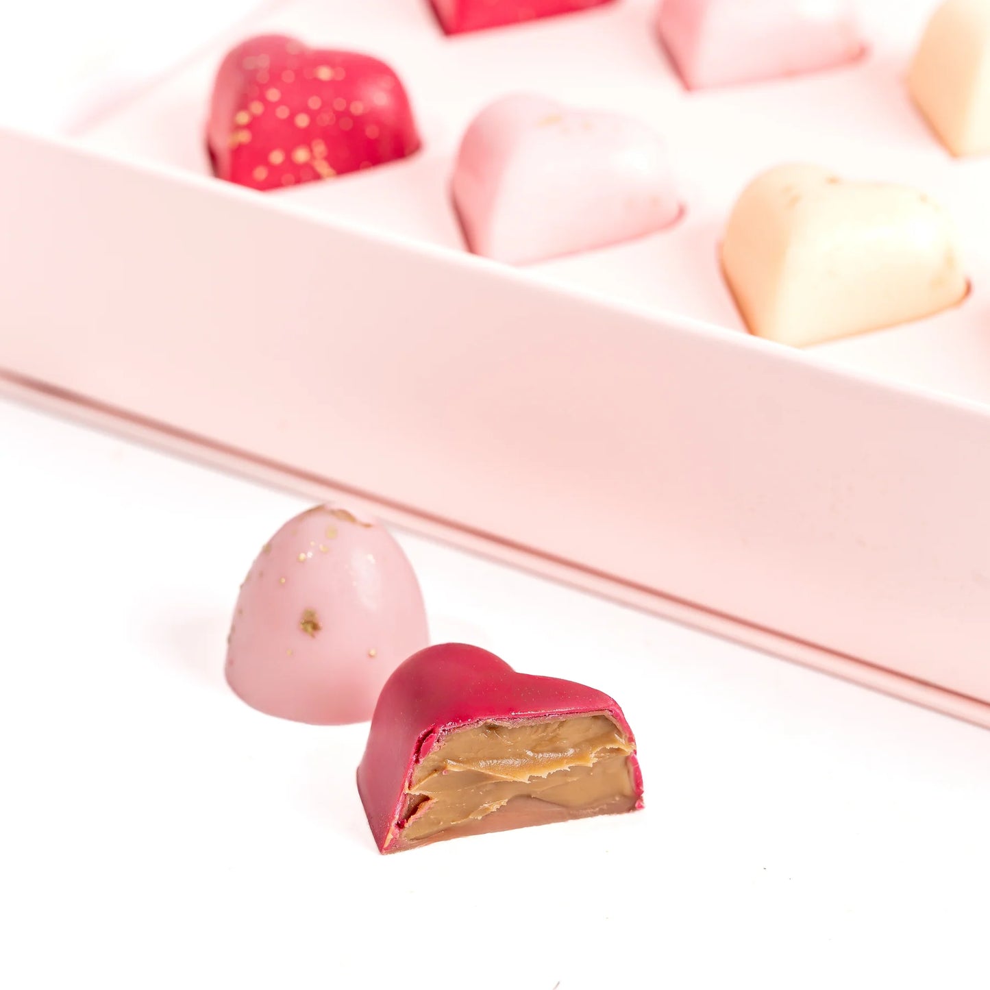 chocolate gift box| Assorted hearts and bonbons 20pcs